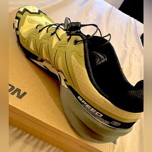 Pair of Salomon speed cross 6 mountain running shoes brand new still with tags